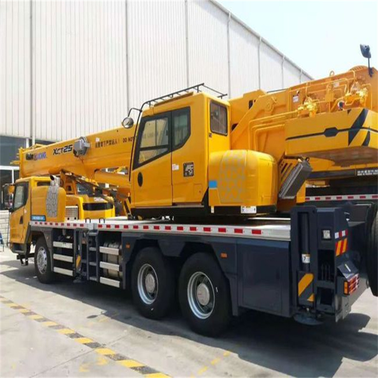 乡城离这最近出租吊车电话